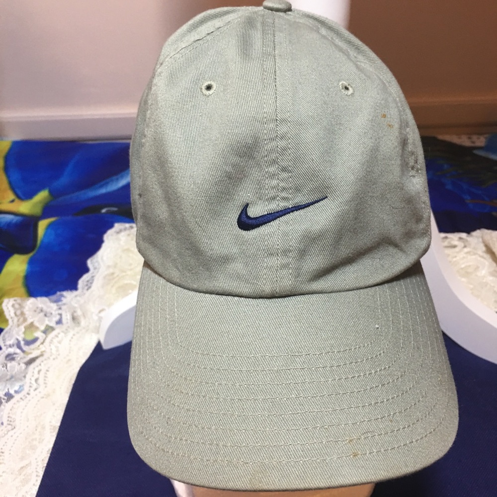 Nike adjustable cap, used like new.